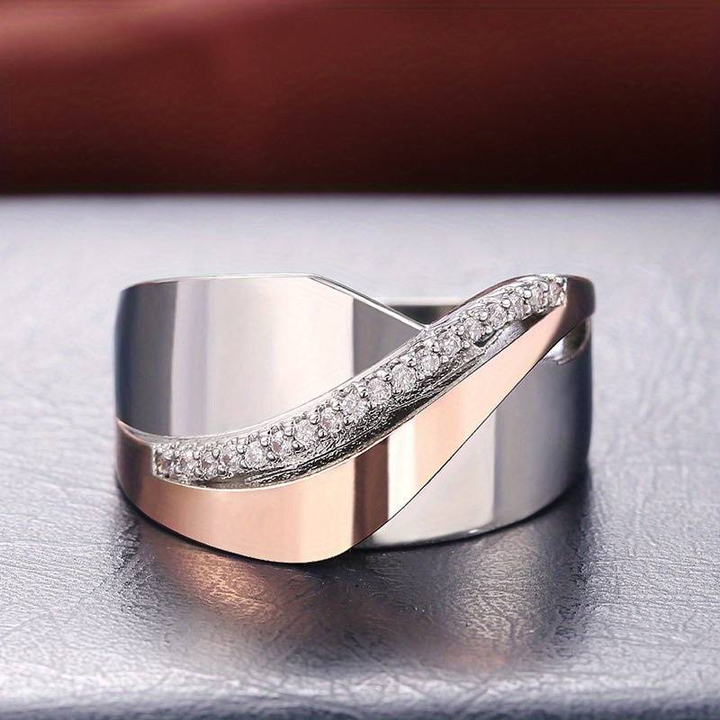Anillo vintage en oro rosa y plata con circonita