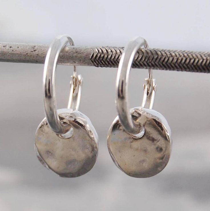 Pendientes redondos vintage bañados en plata