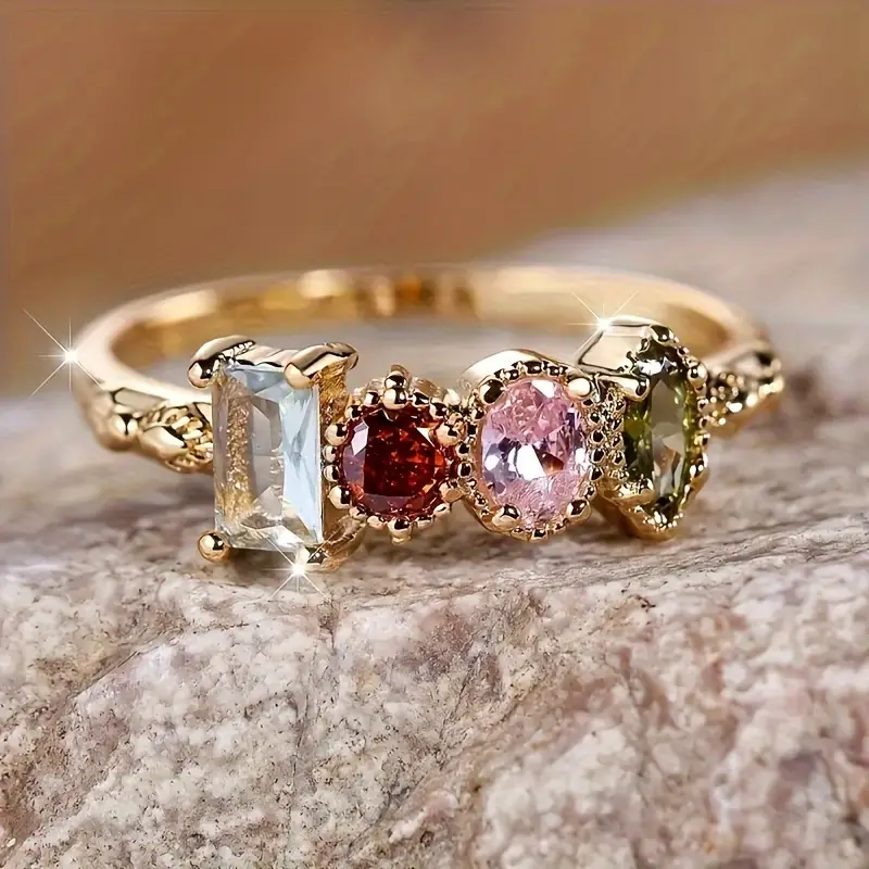 Anillo vintage con cristales de colores y oro
