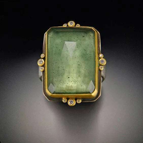 Anillo vintage de cristal verde y oro