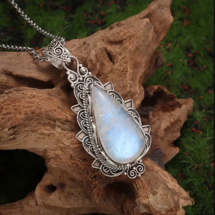 Collar Piedra de la Luna Naciente