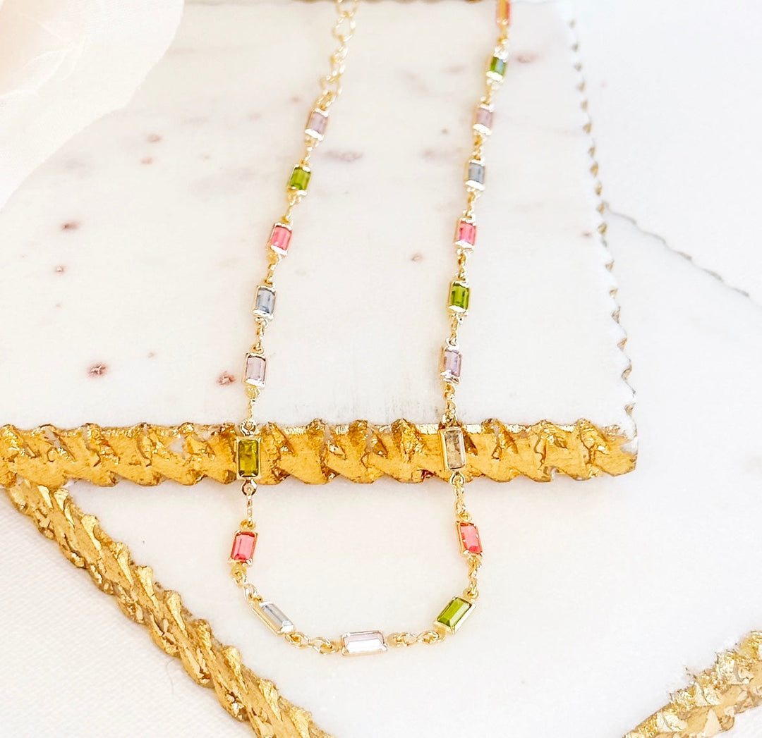 Collar Isabella con piedras CZ multicolores