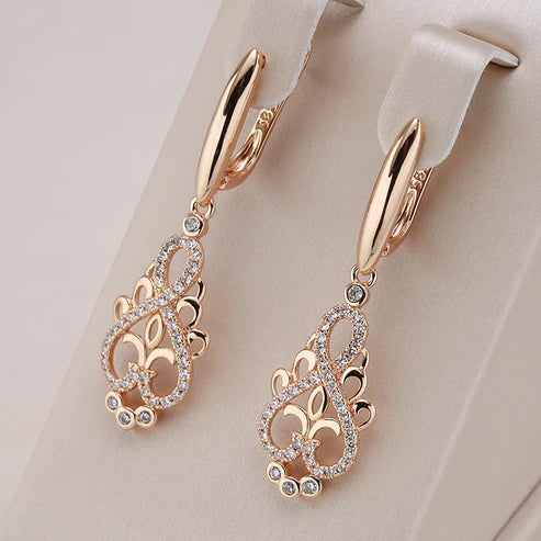 Elegantes pendientes con circonita en oro