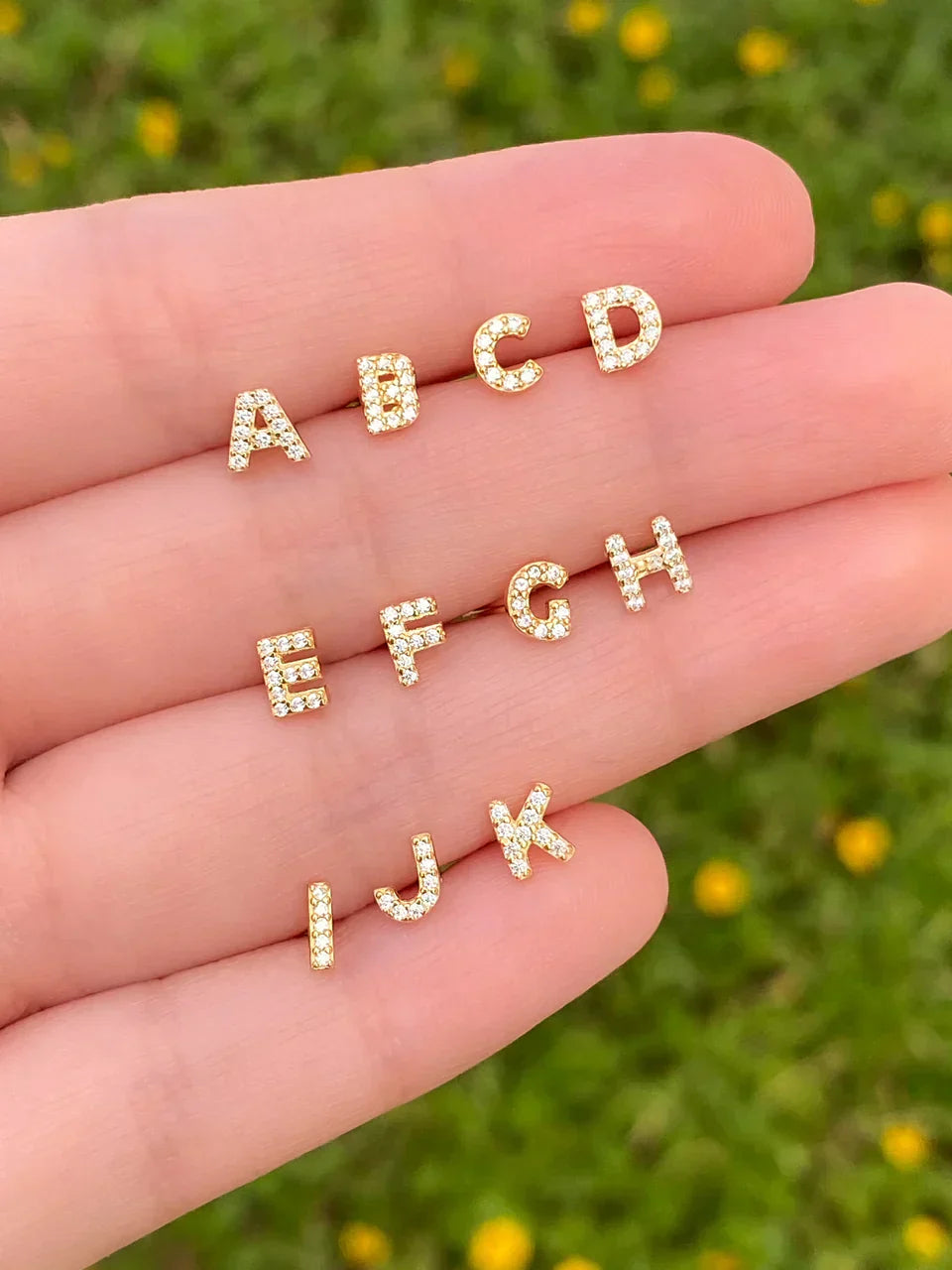Pendientes de Oro Blanco con Inicial