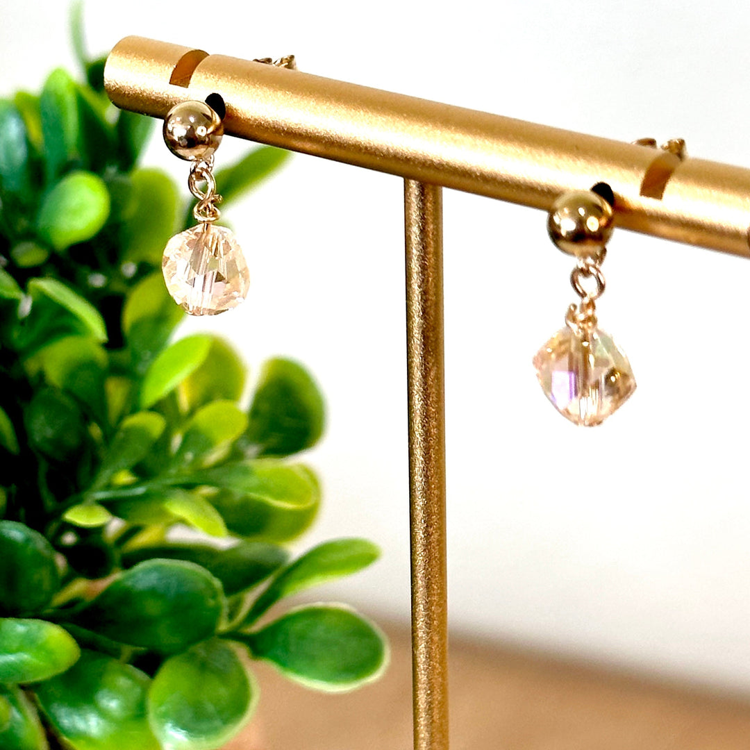 Pendientes colgantes delicados Liana en oro
