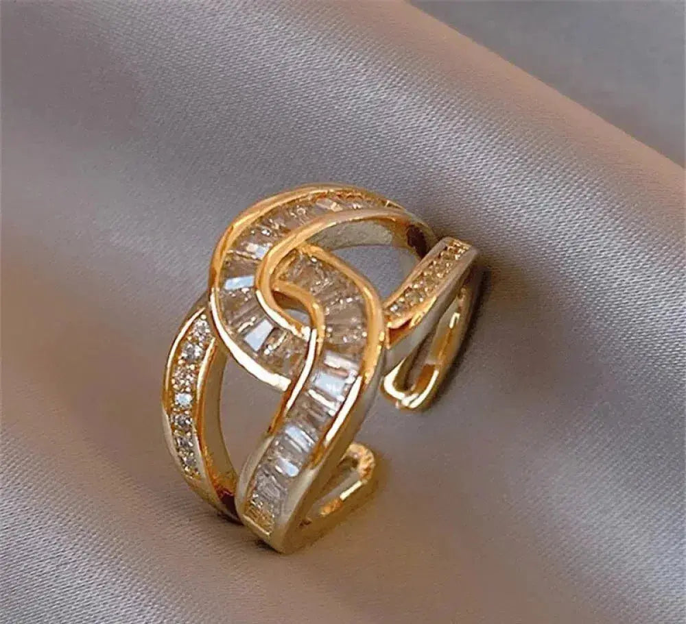 Anillo elegante con nudo