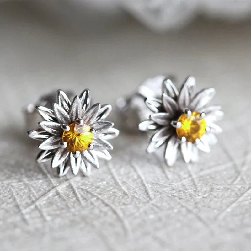 Pendientes vintage de plata con colgante floral